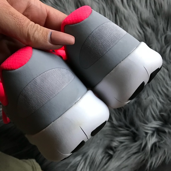 NWOB 💕NIKE FREE RUN CHECK SIZING AVAIL 👟 - Picture 2 of 6